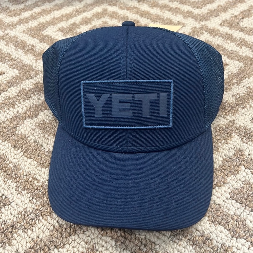 Yeti Trucker Hat NWT